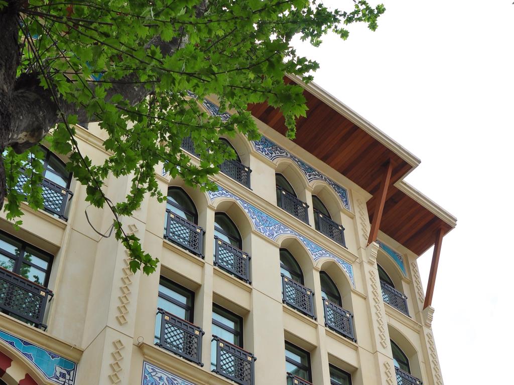 فندق نيوريون